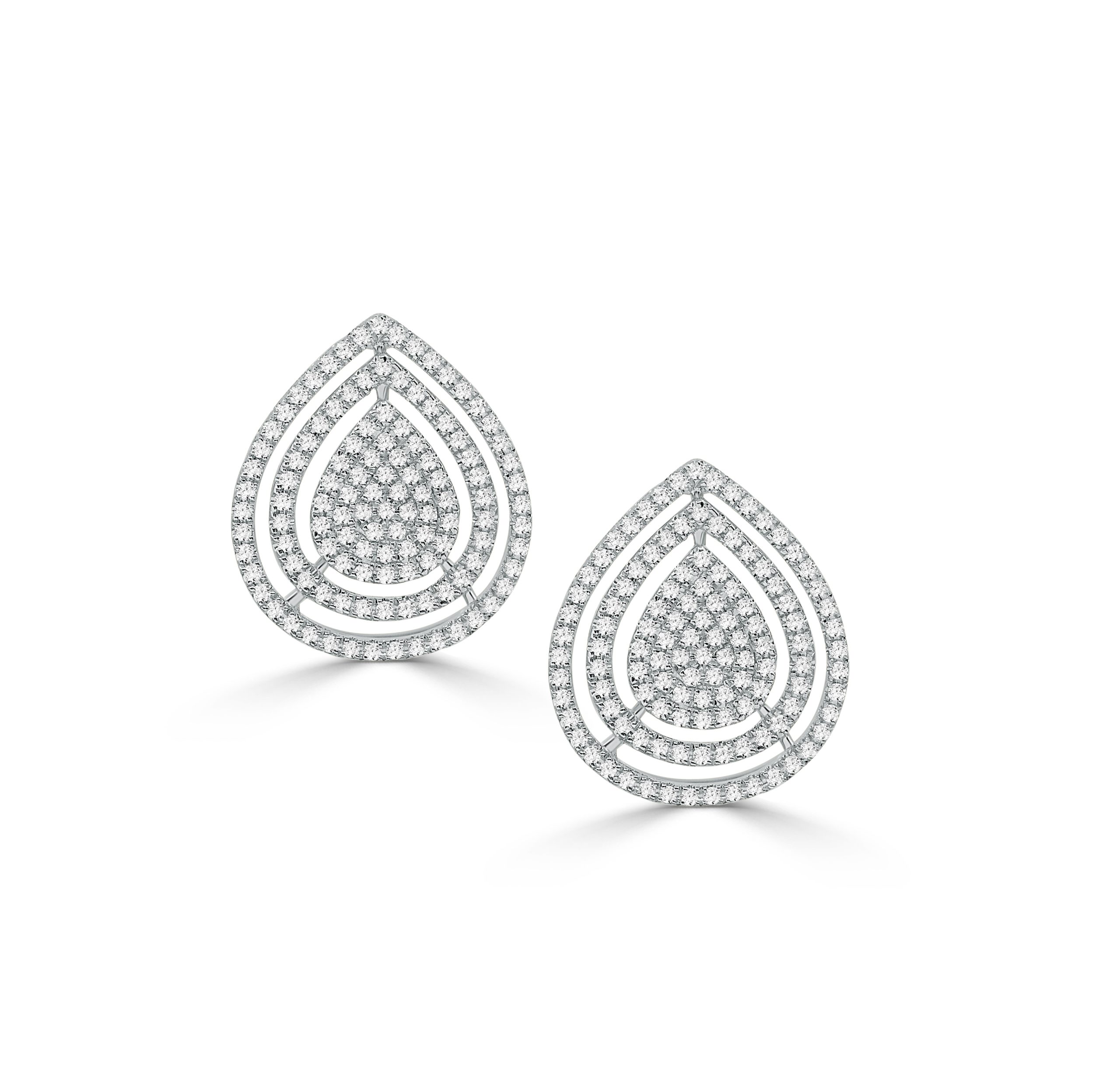 Pear shape Diamond earring